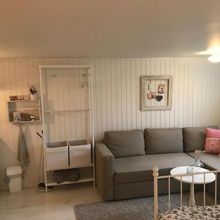 Room With Pentry, Separate Entrance, No Cardpayment Gränna Exterior foto