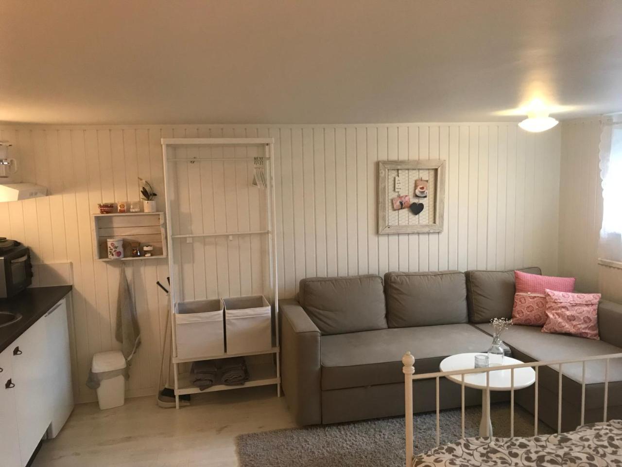 Room With Pentry, Separate Entrance, No Cardpayment Gränna Exterior foto